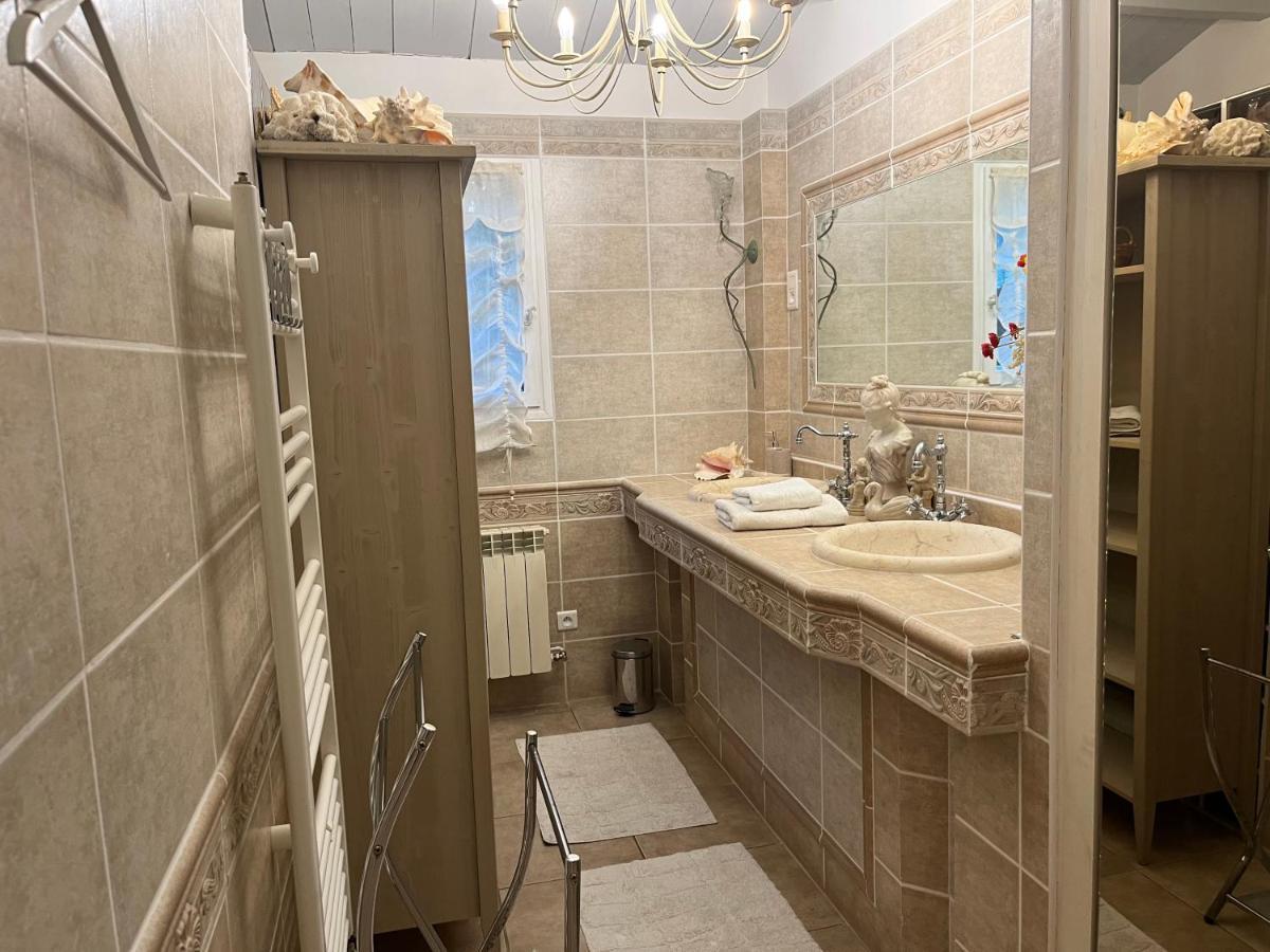 Villa Les Iris Sernhac Zewnętrze zdjęcie