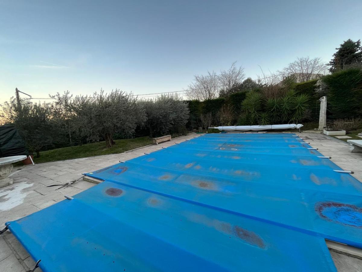Villa Les Iris Sernhac Zewnętrze zdjęcie